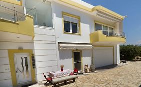 Smaragdas Sunny Home
